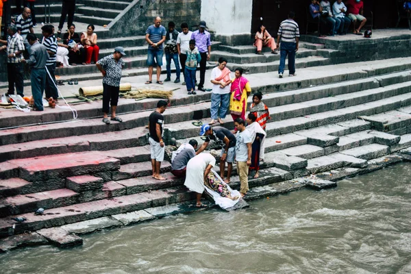 Kathmandu Nepal Augusti 2018 Visa Okända Hinduiska Människor Deltar Religiös — Stockfoto