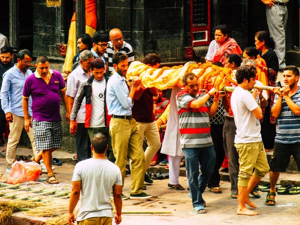 Kathmandu Nepal Agosto 2018 Veduta Persone Indù Sconosciute Che Assistono — Foto Stock