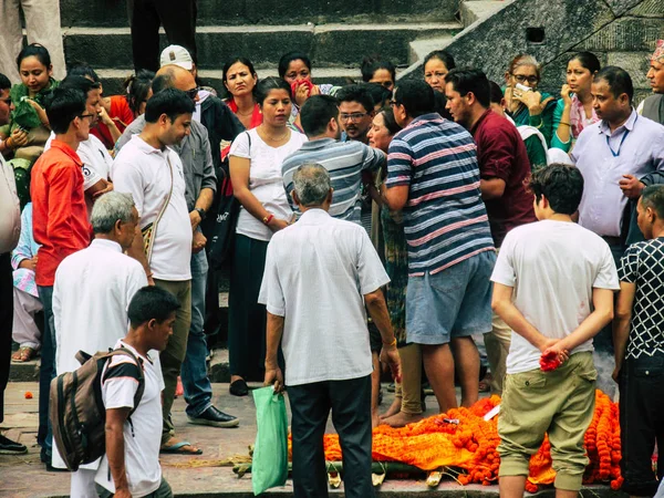 Kathmandu Nepal Agosto 2018 Veduta Persone Indù Sconosciute Che Assistono — Foto Stock