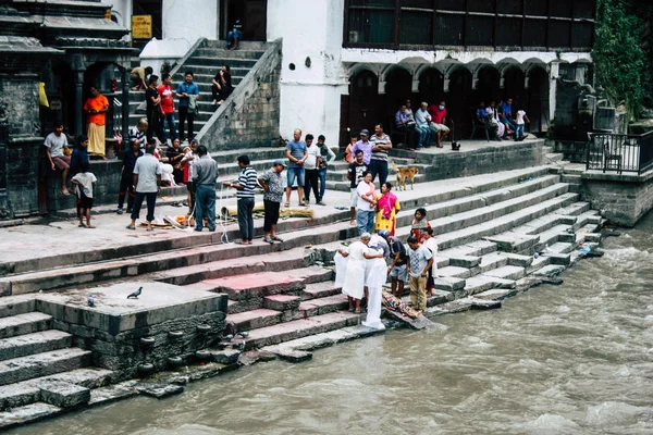 Kathmandu Nepál Srpna 2018 Pohled Neznámých Hinduistické Lidí Navštěvovat Církevní — Stock fotografie