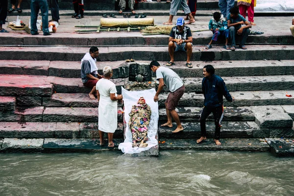 Kathmandu Nepal Augusti 2018 Visa Okända Hinduiska Människor Deltar Religiös — Stockfoto