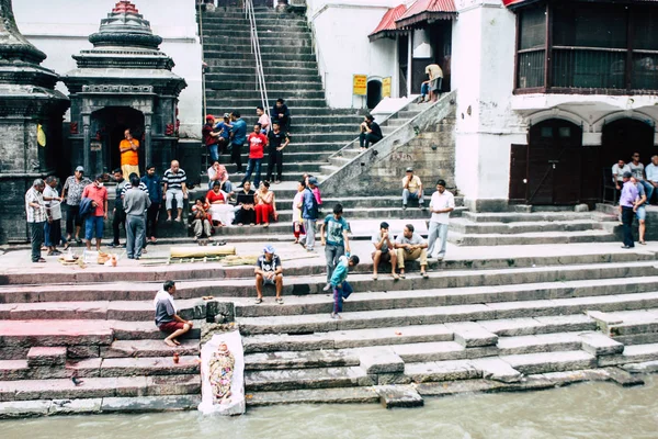 Kathmandu Nepal Agosto 2018 Veduta Persone Indù Sconosciute Che Assistono — Foto Stock