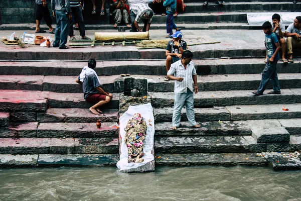 Kathmandu Nepal Augusti 2018 Visa Okända Hinduiska Människor Deltar Religiös — Stockfoto