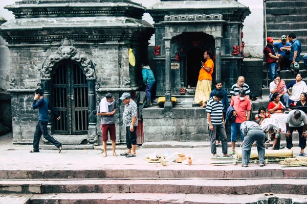 Kathmandu Nepál Srpna 2018 Pohled Neznámých Hinduistické Lidí Navštěvovat Církevní — Stock fotografie