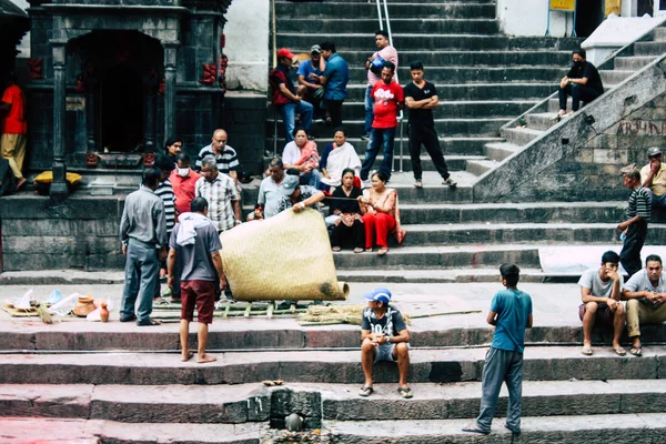 Katmandú Nepal Agosto 2018 Vista Personas Hindúes Desconocidas Que Asisten — Foto de Stock