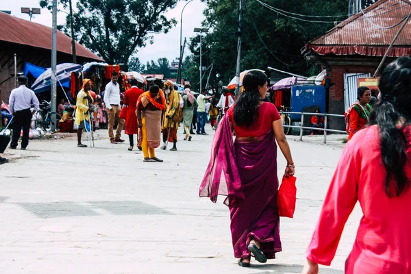Kathmandu Nepal Agosto 2018 Vista Pessoas Desconhecidas Caminhando Até Entrada — Fotografia de Stock