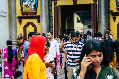 Katmandu Nepal 27 Ağustos 2018 bilinmeyenli Hindu insanlar sabah Pashupatinath Tapınağı ziyaret görünümünü