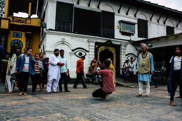 Katmandou Népal Août 2018 Vue Inconnus Des Hindous Visitent Temple — Photo