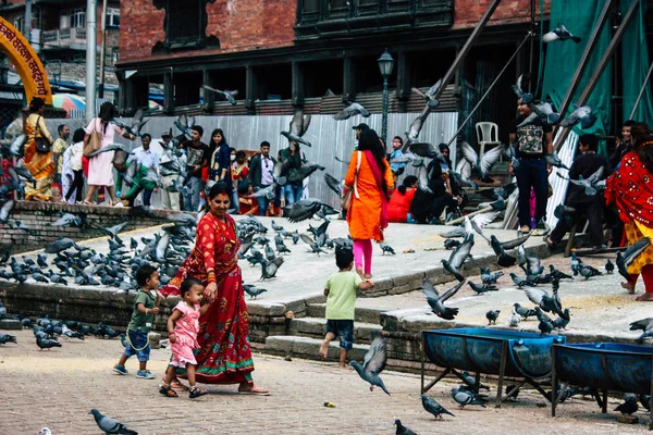 Kathmandu Nepal August 2018 View Unknowns Hindu People Visiting Pashupatinath — Stock Photo, Image