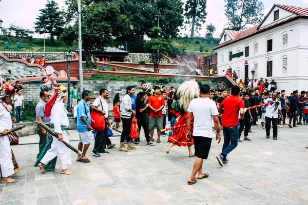 Katmandú Nepal Agosto 2018 Imágenes Desconocidos Hindúes Que Asisten Una —  Fotos de Stock