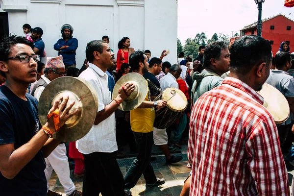 Kathmandu Nepál Augusztus 2018 Ismeretlen Hindu Emberek Zenét Játszik Vallásos — Stock Fotó
