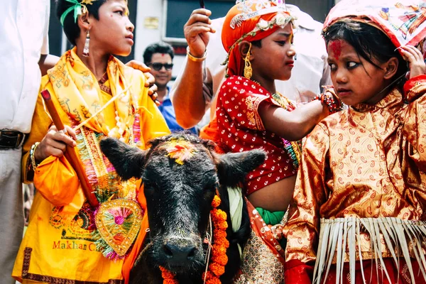 Katmandú Nepal Agosto 2018 Vista Incógnitas Los Hindúes Asisten Una —  Fotos de Stock