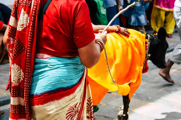 Kathmandu Nepal Sierpień 2018 Widok Niewiadomych Hinduskich Osób Uczestniczy Ceremonii — Zdjęcie stockowe