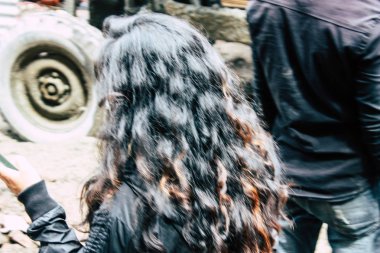 Katmandu Nepal 24 Ağustos 2018 bilinmeyenli Nepalce işçi sabah Katmandu Durbar sokakta yeni bir ev inşa görünümünü