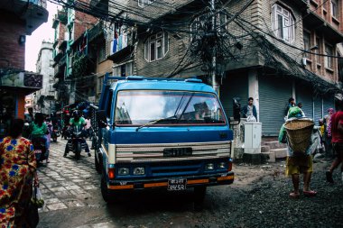 Katmandu Nepal 24 Ağustos 2018 bilinmeyenli Nepalce işçi sabah Katmandu Durbar sokakta yeni bir ev inşa görünümünü