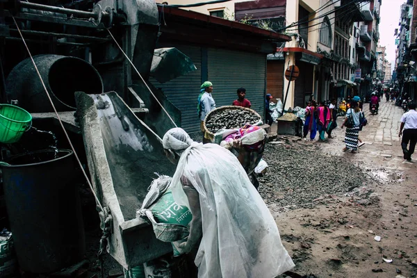 Kathmandu Nepal Augusti 2018 Visa Okända Nepali Arbetstagare Bygga Ett — Stockfoto