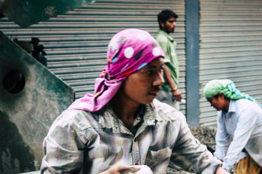 Katmandu Nepal 24 Ağustos 2018 bilinmeyenli Nepalce işçi sabah Katmandu Durbar sokakta yeni bir ev inşa görünümünü