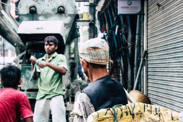 Kathmandu Nepal Agosto 2018 Veduta Lavoratori Nepalesi Sconosciuti Che Costruiscono — Foto Stock