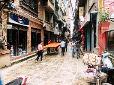 Katmandu Nepal 31 Ağustos 2018 Durbar Meydanı ve Kathmandu Thamel bölgesi arasında öğleden sonra bilinmeyenli Nepalce insanlar görünümünü