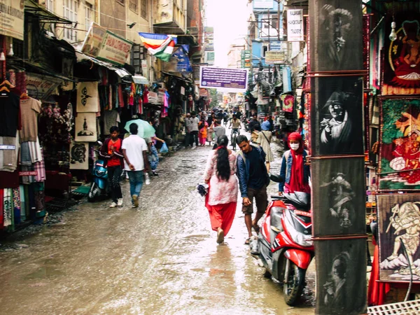 Kathmandu Nepal Agosto 2018 Vista Das Incógnitas Pessoas Nepalesas Caminhando — Fotografia de Stock