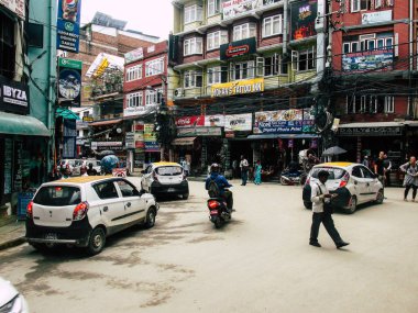 Katmandu Nepal 31 Ağustos 2018 Durbar Meydanı ve Kathmandu Thamel bölgesi arasında öğleden sonra bilinmeyenli Nepalce insanlar görünümünü