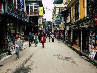 Katmandu Nepal 31 Ağustos 2018 Durbar Meydanı ve Kathmandu Thamel bölgesi arasında öğleden sonra bilinmeyenli Nepalce insanlar görünümünü