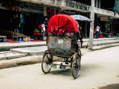 Katmandu Nepal 31 Ağustos 2018 öğleden sonra Katmandu Thamel bölgesinde yerel touk touk varmaya bilinmeyen bir Nepal insan görünümü