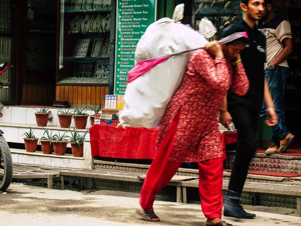 Катманду Непал Серпня 2018 Подання Невідомих Непальці Ходьба Між Урочистий — стокове фото