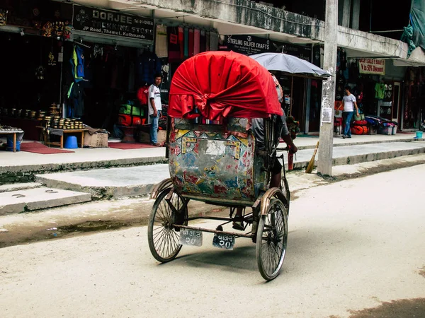 Kathmandu Nepal Agosto 2018 Veduta Popolo Nepalese Sconosciuto Alla Guida — Foto Stock