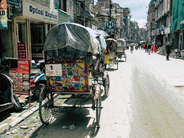 Katmandú Nepal Agosto 2018 Vista Pueblo Nepalí Desconocido Conduciendo Touk —  Fotos de Stock