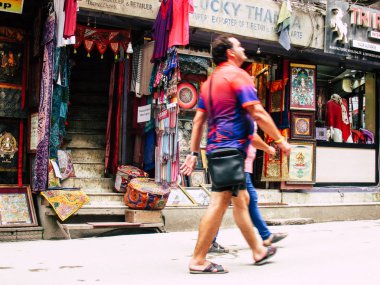 Katmandu Nepal 31 Ağustos 2018 Durbar Meydanı ve Kathmandu Thamel bölgesi arasında öğleden sonra yürüyüş bilinmeyenli turist görünümünü