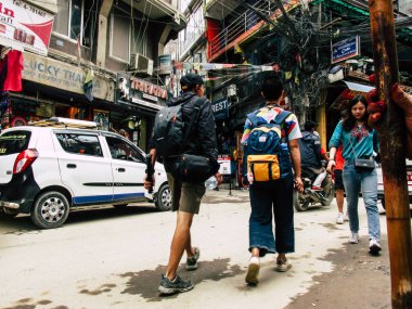 Katmandu Nepal 31 Ağustos 2018 Durbar Meydanı ve Kathmandu Thamel bölgesi arasında öğleden sonra yürüyüş bilinmeyenli turist görünümünü