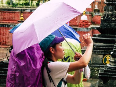 Katmandu Nepal 31 Ağustos 2018 Durbar Meydanı ve Kathmandu Thamel bölgesi arasında öğleden sonra yürüyüş bilinmeyenli turist görünümünü