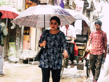 Katmandu Nepal 31 Ağustos 2018 Durbar Meydanı ve Kathmandu Thamel bölgesi arasında öğleden sonra bilinmeyenli Nepalce insanlar görünümünü