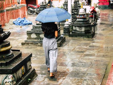 Katmandu Nepal 31 Ağustos 2018 Durbar Meydanı ve Kathmandu Thamel bölgesi arasında öğleden sonra bilinmeyenli Nepalce insanlar görünümünü