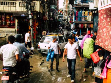 Katmandu Nepal 31 Ağustos 2018 Durbar Meydanı ve Kathmandu Thamel bölgesi arasında öğleden sonra bilinmeyenli Nepalce insanlar görünümünü