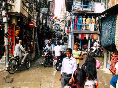 Katmandu Nepal 31 Ağustos 2018 Durbar Meydanı ve Kathmandu Thamel bölgesi arasında öğleden sonra bilinmeyenli Nepalce insanlar görünümünü