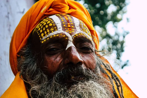 Kathmandu Nepal Września 2018 Portret Sadhu Farbą Kropki Twarzy Żółty — Zdjęcie stockowe