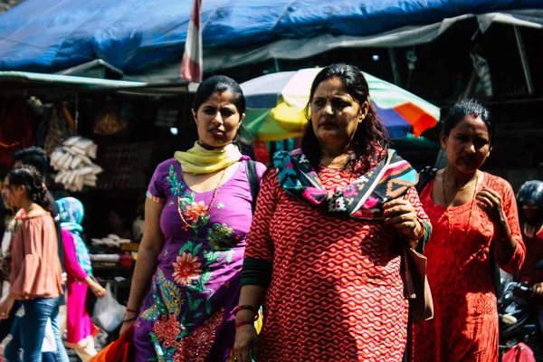 Kathmandu Nepal September 2018 Weergave Van Onbekenden Nepali Mensen Lopen — Stockfoto