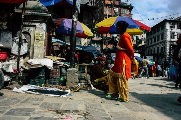 Katmandú Nepal Septiembre 2018 Vista Incógnitas Nepalíes Caminando Por Calle — Foto de Stock