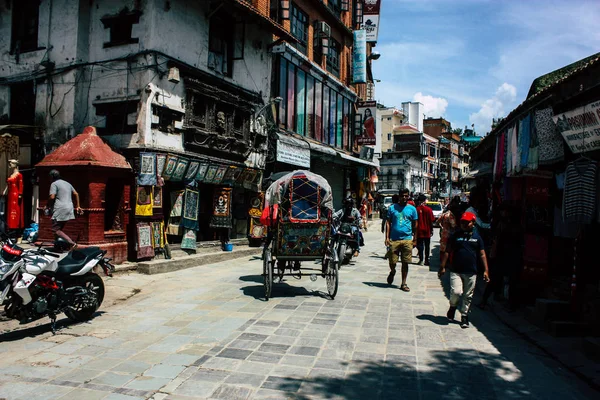 Kathmandu Nepal Setembro 2018 Vista Desconhecidas Pessoas Nepalesas Andando Rua — Fotografia de Stock
