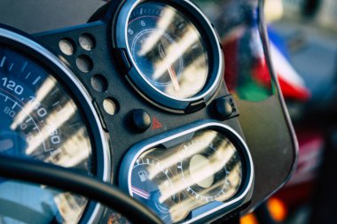 Pokhara Nepal 18 Eylül 2018 Closeup Royal Enfield motosiklet park Pokhara sokakta öğleden sonra