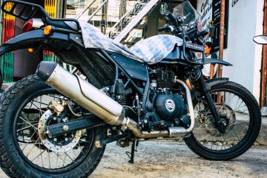 Pokhara Nepal 18 Eylül 2018 Closeup Royal Enfield motosiklet park Pokhara sokakta öğleden sonra