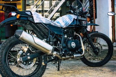 Pokhara Nepal 18 Eylül 2018 Closeup Royal Enfield motosiklet park Pokhara sokakta öğleden sonra