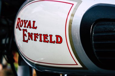 Pokhara Nepal 18 Eylül 2018 Closeup Royal Enfield motosiklet park Pokhara sokakta öğleden sonra