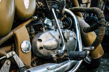 Pokhara Nepal 18 Eylül 2018 Closeup Royal Enfield motosiklet park Pokhara sokakta öğleden sonra