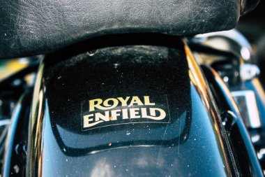 Pokhara Nepal 18 Eylül 2018 Closeup Royal Enfield motosiklet park Pokhara sokakta öğleden sonra