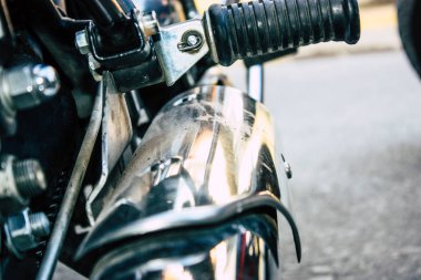 Pokhara Nepal 18 Eylül 2018 Closeup Royal Enfield motosiklet park Pokhara sokakta öğleden sonra