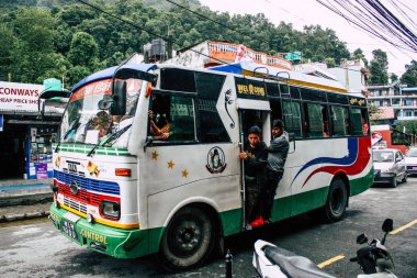 Pokhara Nepal 18 Eylül 2018 Closeup Nepal yerel otobüs yeni Road sabah Pokhara içinde sokak
