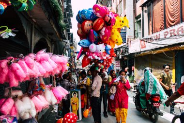 Katmandu Nepal 10 Eylül 2018 Thamel Street Kathmandu sabah bilinmeyen Nepalce emekçilerin görünümünü